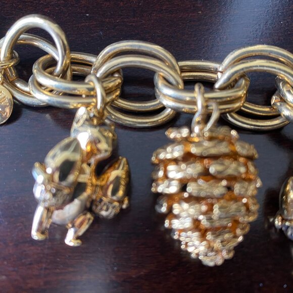J. Crew gold tone squirrel and pine cone charm bracelet NWOT $88 - Picture 3 of 3